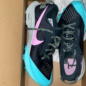 NEW WOMENS 8.5 NIKE AIR ZOOM TERRA KIGER 6 TRAIL SHOES BLUE PINK GRAY